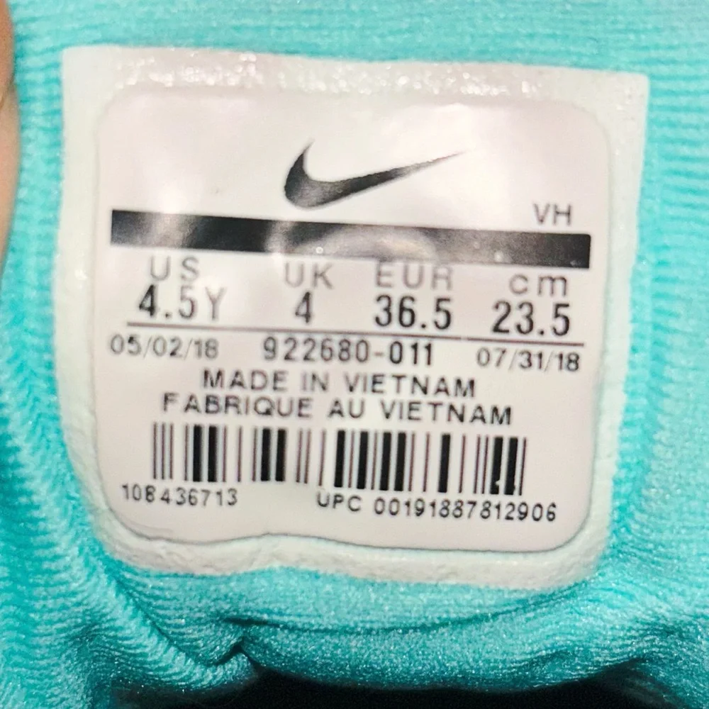 Nike Hustle Quick Touch Shoes Size 4.5Y